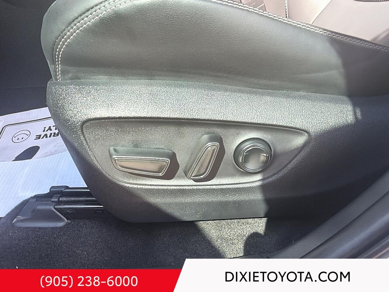 2023 Toyota RAV4 Hybrid Limited AWD / CLEAN CARFAX / HEATED AND VENTILATED SEATS / MOONROOF / ALLOY WHEELS / CARPLAY AND ANDROID AUTO Silver Mississauga - photo #9