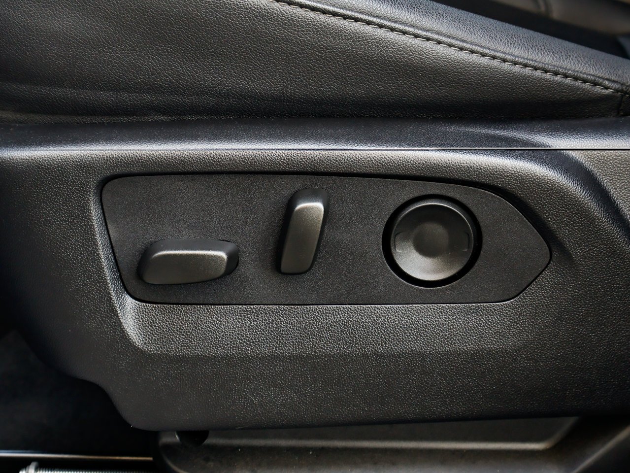 2024 Chevrolet Silverado 2500HD 4WD Crew Cab 159 LTZ White Sherwood Park - photo #21