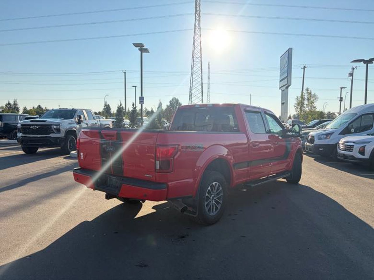 2018 Ford F-150 LARIAT 4WD SuperCrew 5.5' Box Red Sherwood Park - photo #4