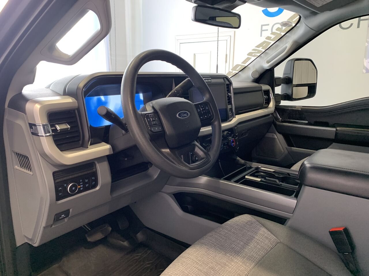 2026 Ford Super Duty F-250 SRW XLT cabine 6 places 4RM caisse de 6,75 pi Grey Châteauguay - photo #30