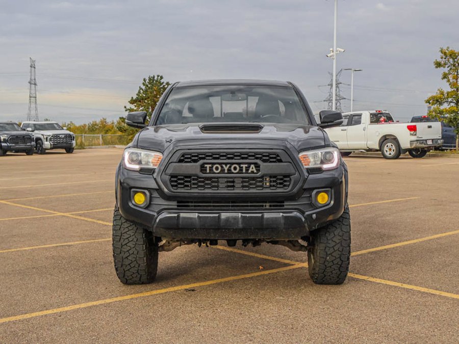 2017 Toyota Tacoma TRD Sport V6 6 Speed 4X4 | Aftermarket 17in KMC Wheels Black