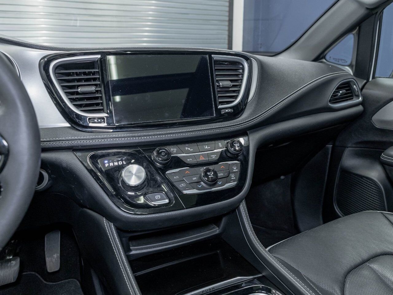 Chrysler Pacifica Hybrid SELECT PREMIUM S *TOIT* NAV CUIR SIÈGES VENTIL 2024 Blanc Saint-Jérôme - photo #19