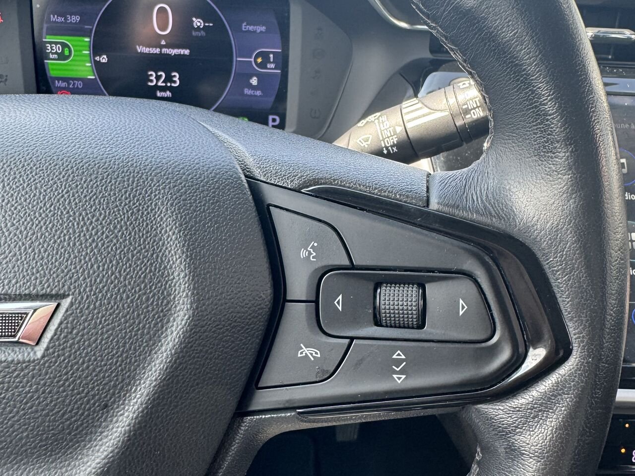 2023 Chevrolet Bolt EUV LT White Granby - photo #15