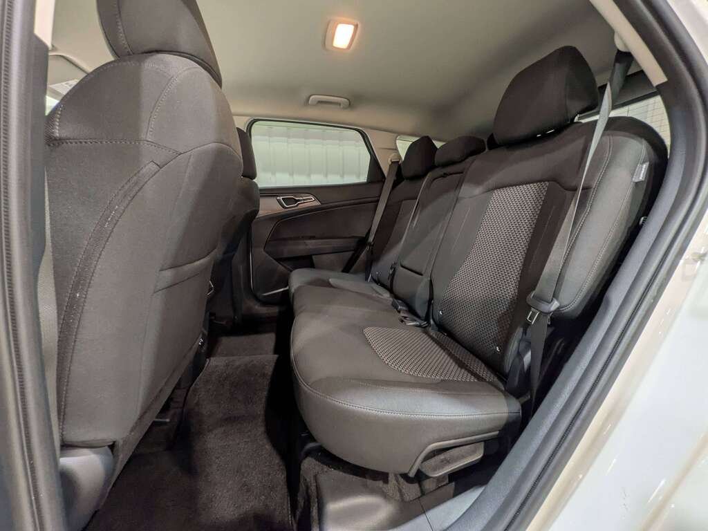2026 Kia Sportage LX AWD White Val-David - photo #10