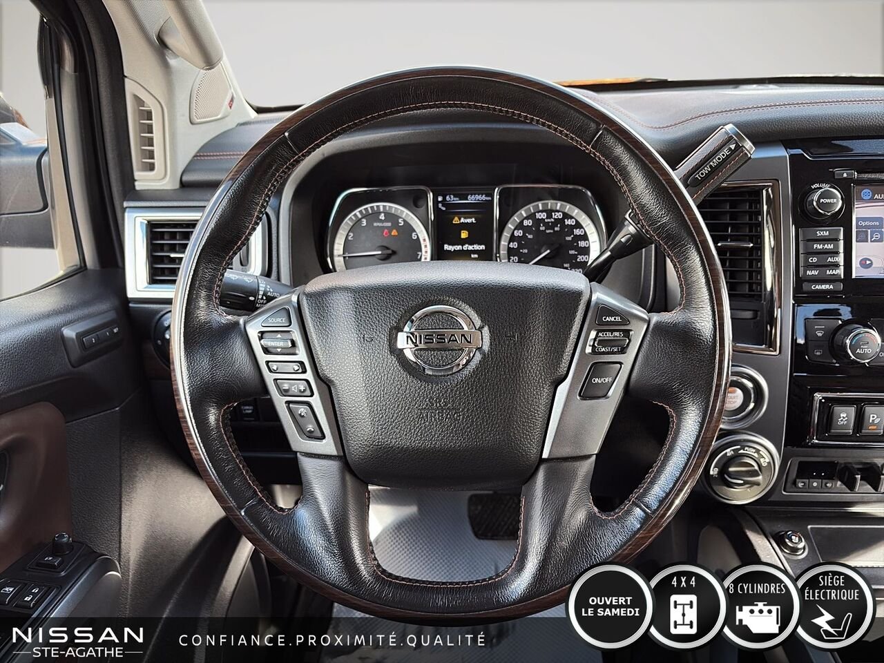 2018 Nissan Titan Platine cabine double 4x4 | BAS KILOMÉTRAGE | CAPACITÉ DE REMORQUAGE 8 500 LB Blue Saint-Jérôme - photo #10