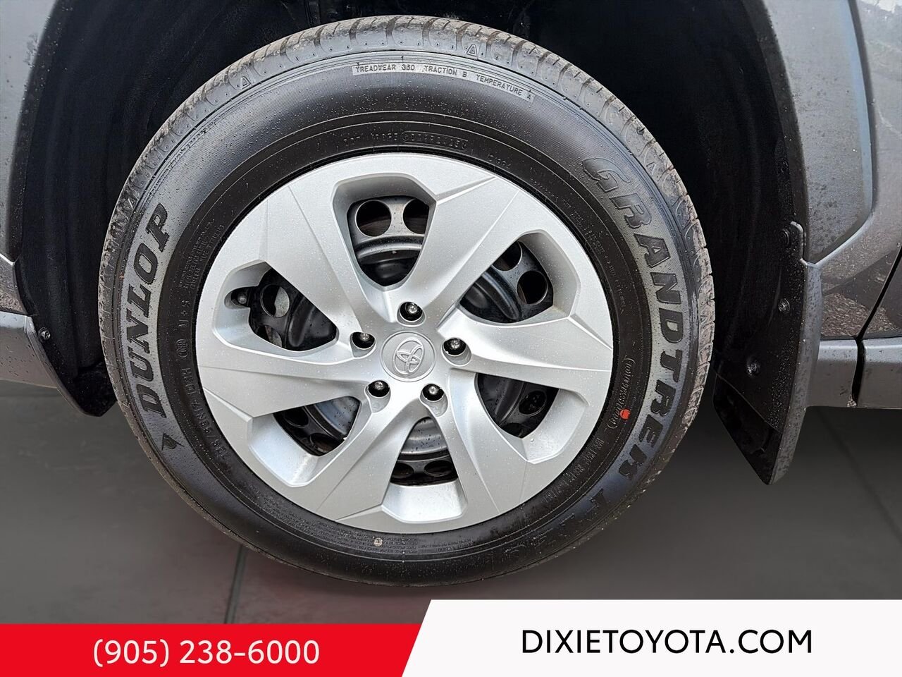 2023 Toyota RAV4 LE AWD / CLEAN CARFAX / HEATED SEATS / TOYOTA SAFETY SENSE / CARPLAY AND ANDROID AUTO Magnetic Grey Metallic Mississauga - photo #6