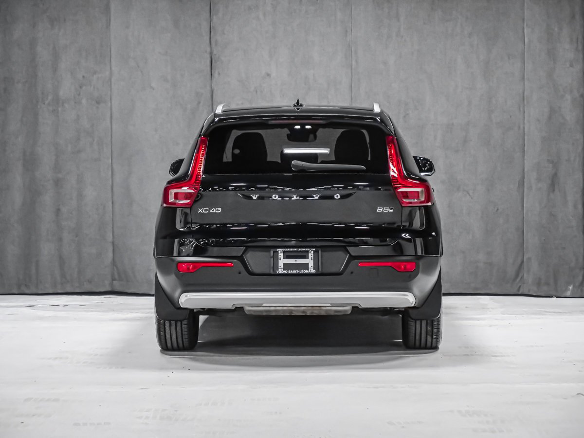 2025 Volvo XC40 B5 CORE BRIGHT CLIMATE Black Montreal - photo #4
