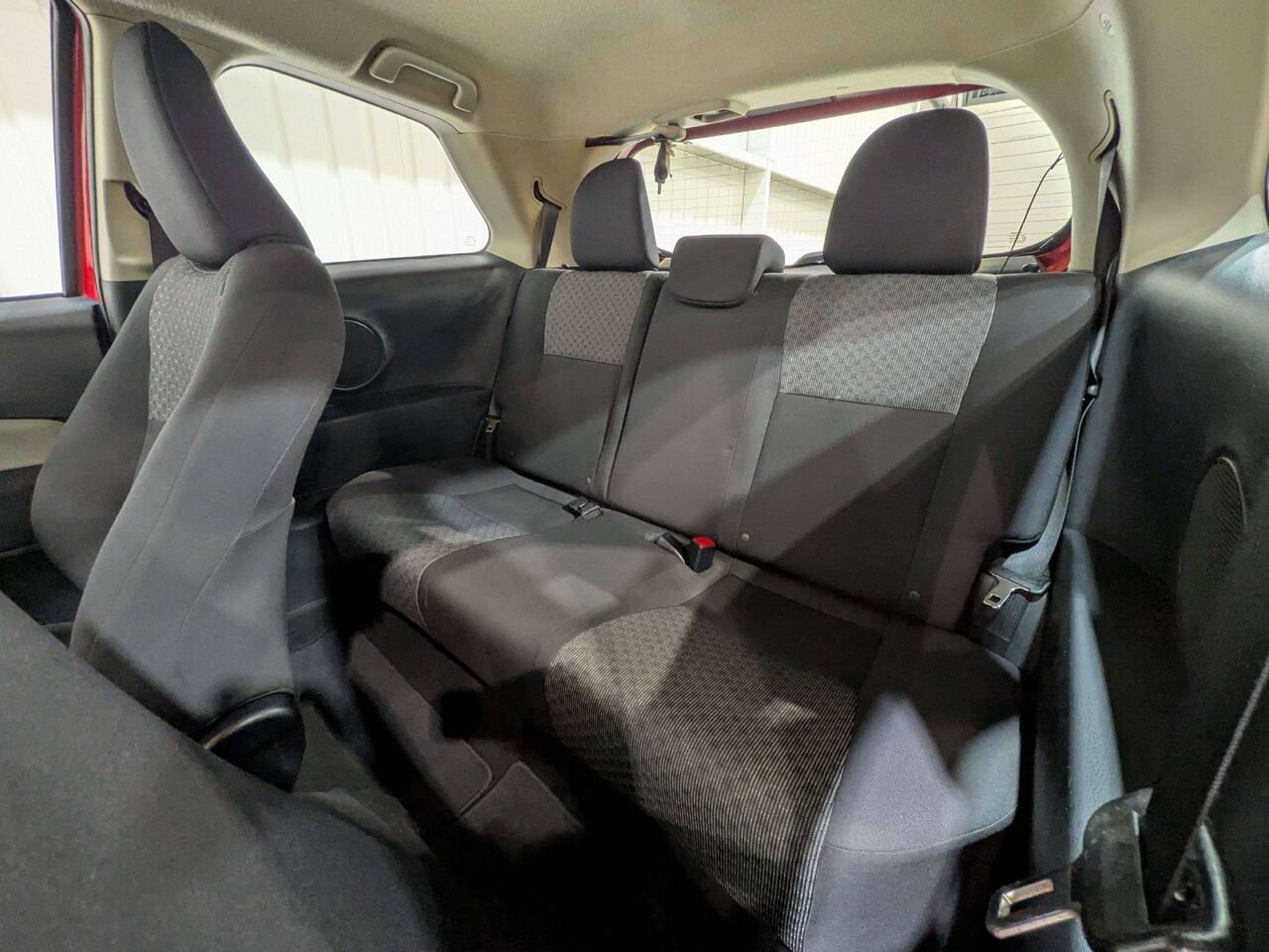 Toyota Yaris 3dr HB Auto CE 2015 Rouge Val-David - photo #9