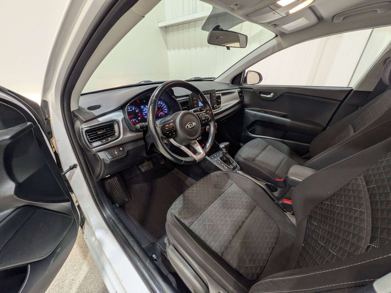 2018 Kia Rio 5-door LX Manual White Val-David - photo #9
