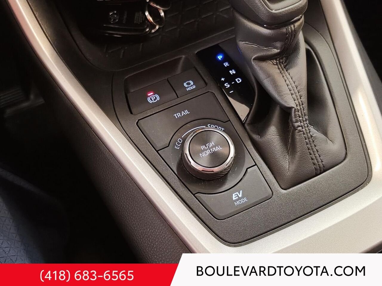 Toyota RAV4 Hybride 100281A-85 | XLE, AWD 2024 Blanc Québec - photo #16