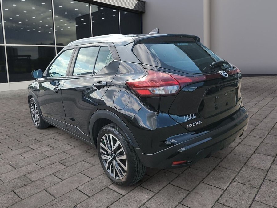 2022 Nissan Kicks SV TA 2022 Black