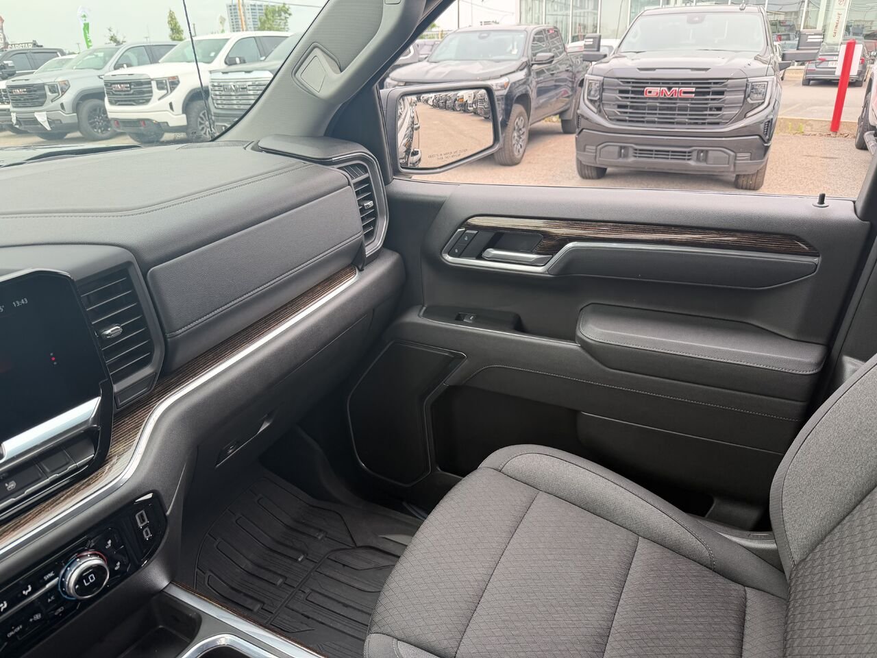 2025 GMC SIERRA K1500 ELEVATION Elevation cabine multiplace 4RM 157 po Black Gatineau - photo #7