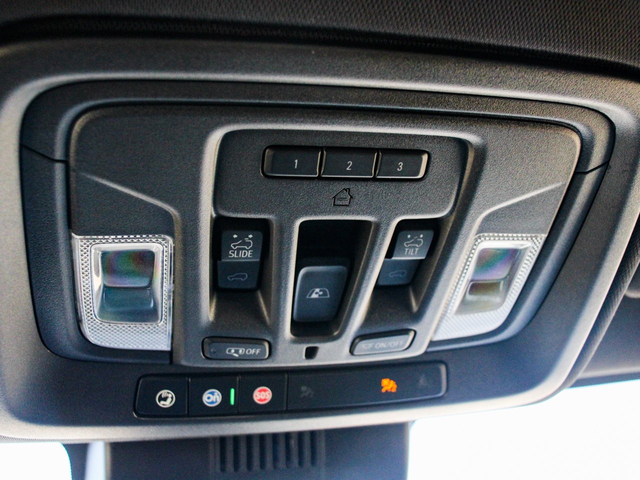 2023 Chevrolet Silverado 1500 4WD Crew Cab 147 High Country White Sherwood Park - photo #28
