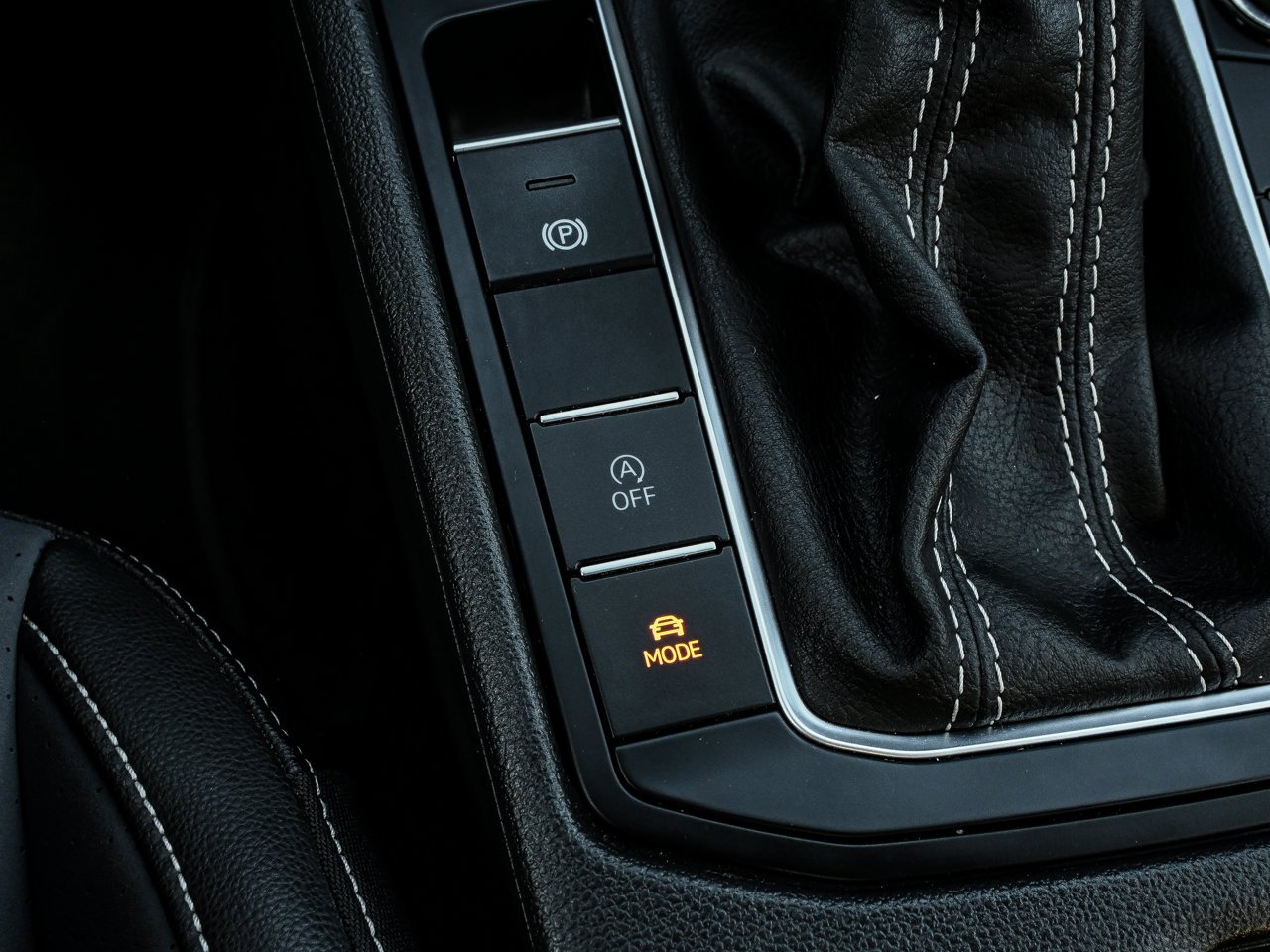 2025 Volkswagen Jetta Comfortline Auto Black Sherwood Park - photo #28