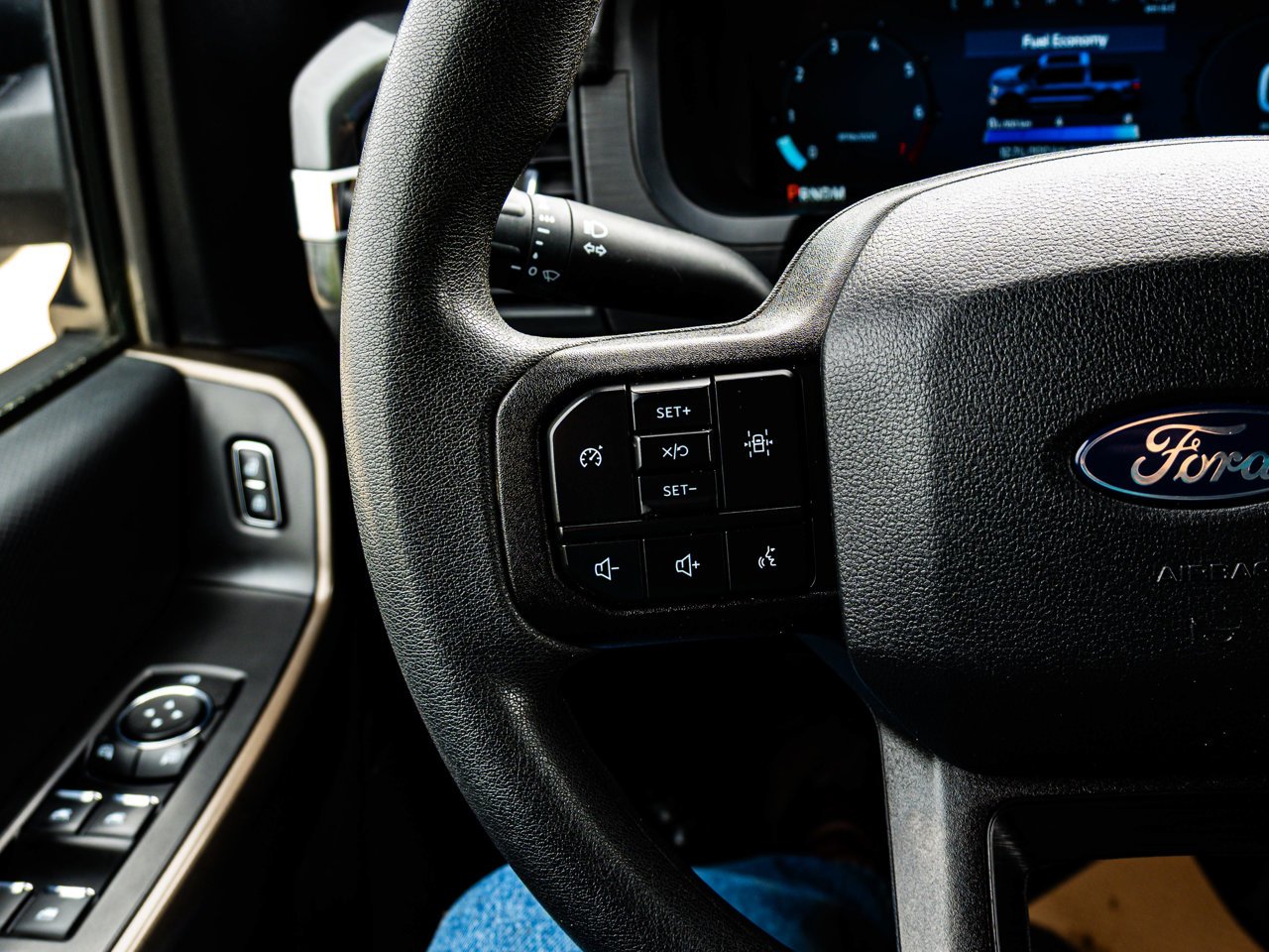 2024 Ford F-150 STX 4WD SuperCrew 5.5' Box White Sherwood Park - photo #18