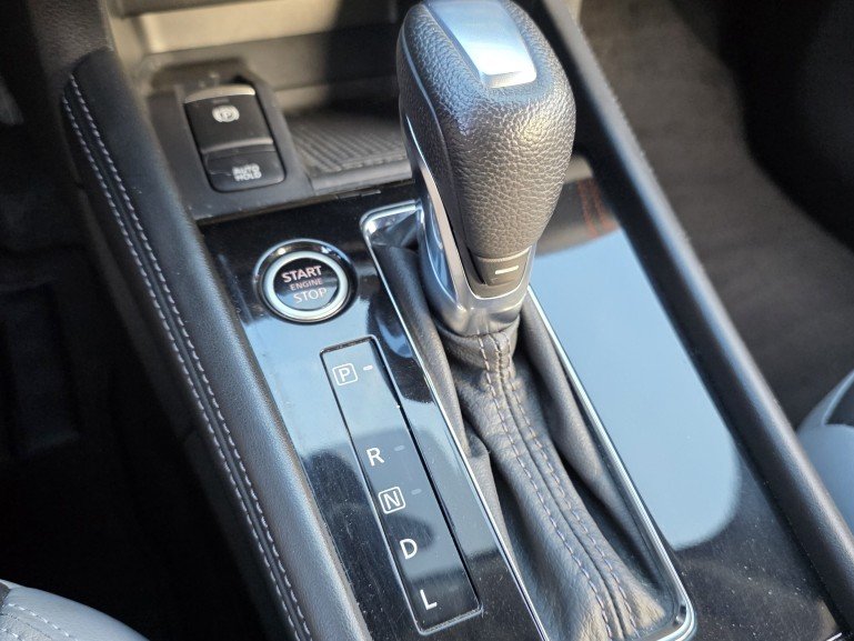 Nissan Kicks SR 2021 Gris Mont-Laurier - photo #30