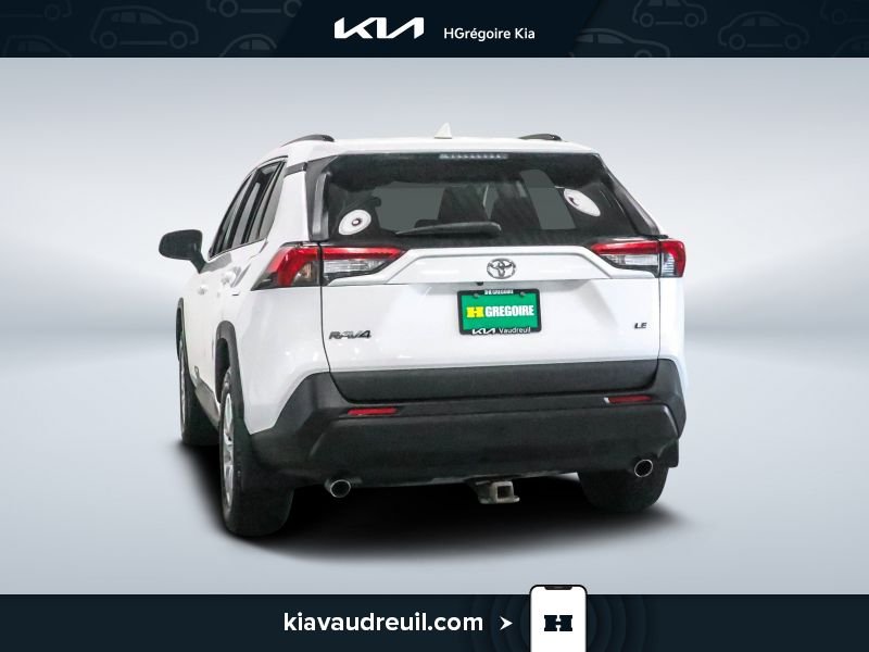 2020 Toyota Rav 4 LE White