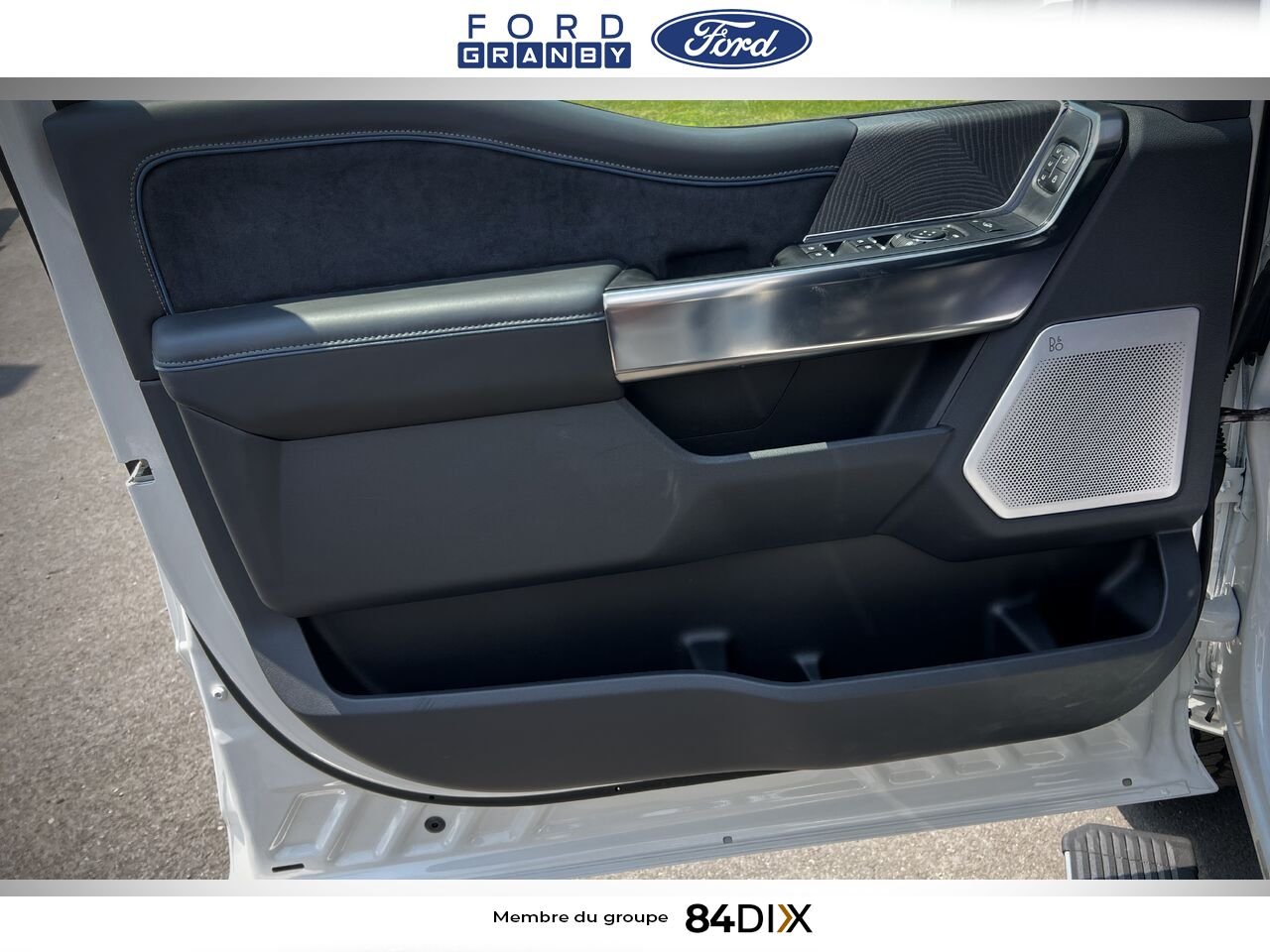 Ford Super Duty F-250 SRW 2025 Blanc Granby - photo #19