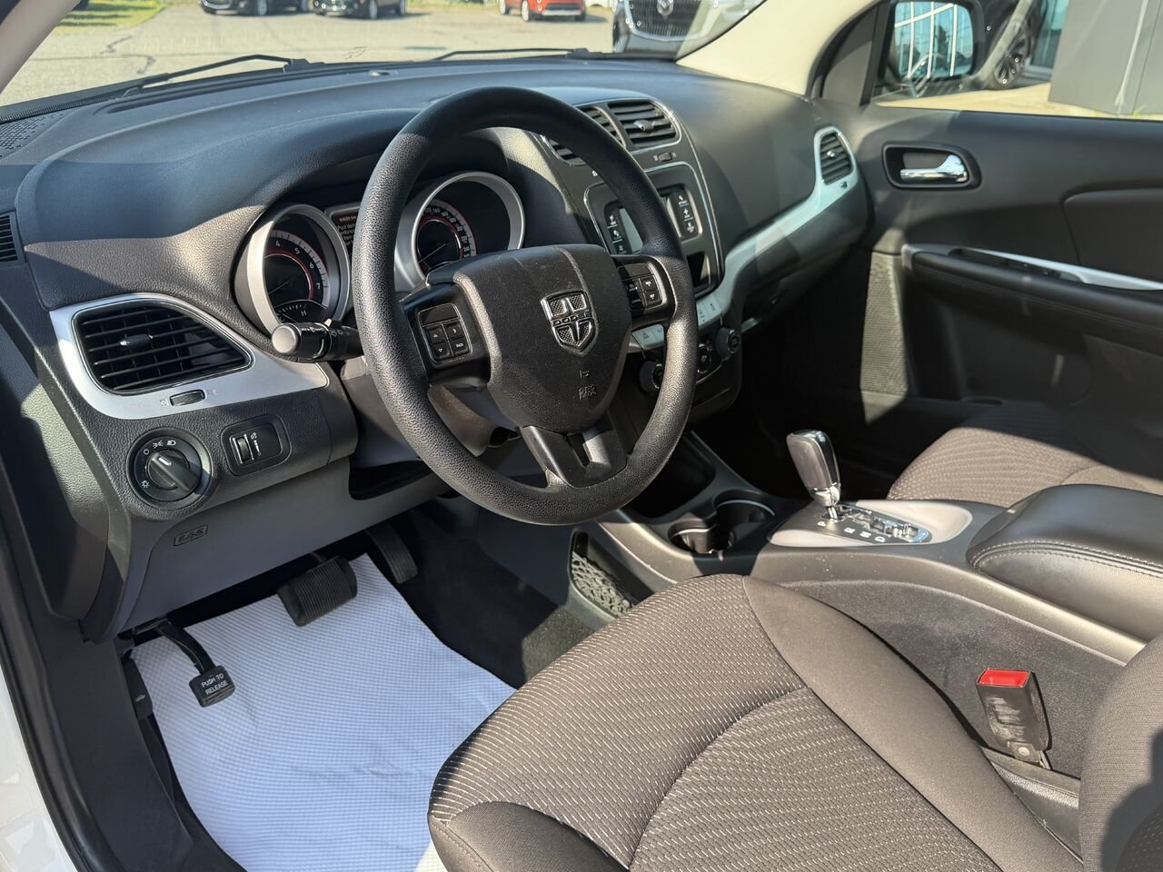Dodge Journey 2017 Blanc Ste-Marie - photo #11