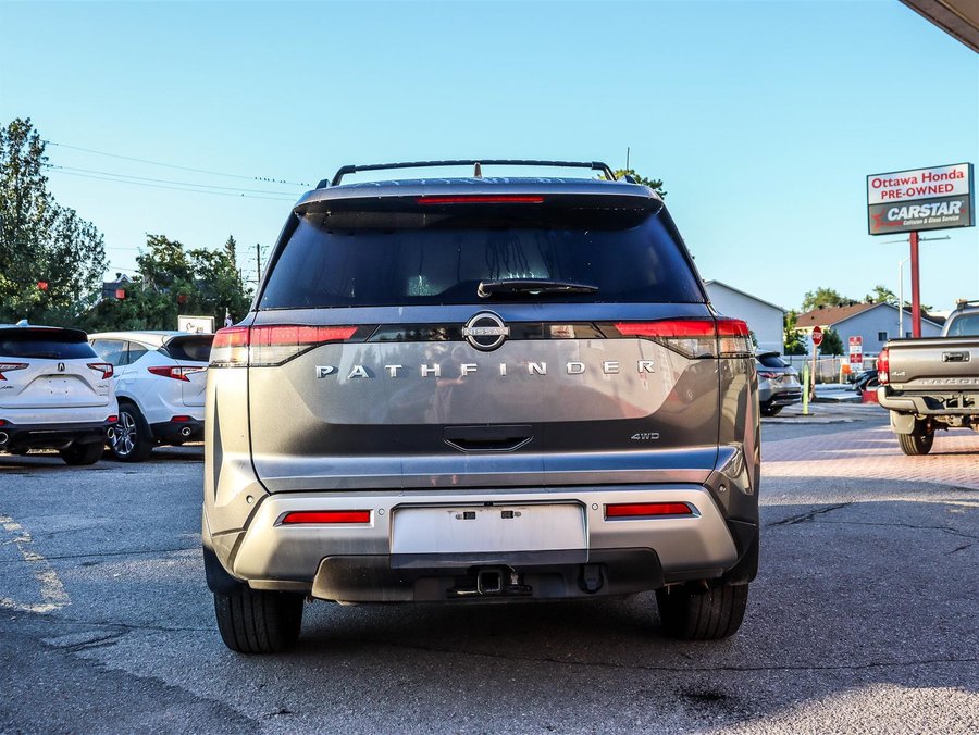 Nissan Pathfinder 2025 Grey