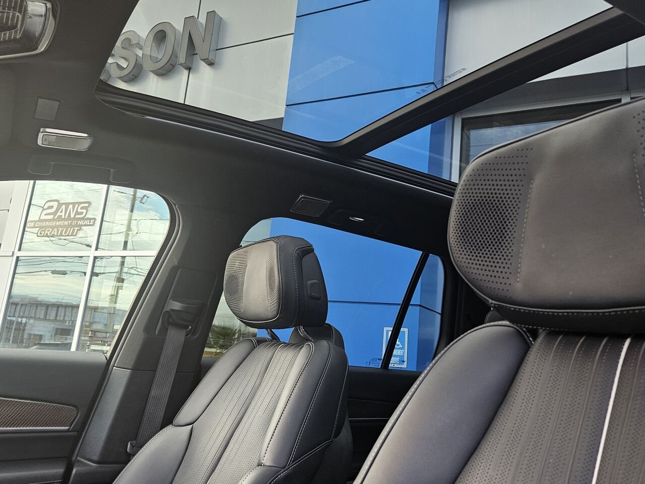 Cadillac VISTIQ Traction intégrale, 4 portes Sport 2026 Noir Thetford Mines - photo #17