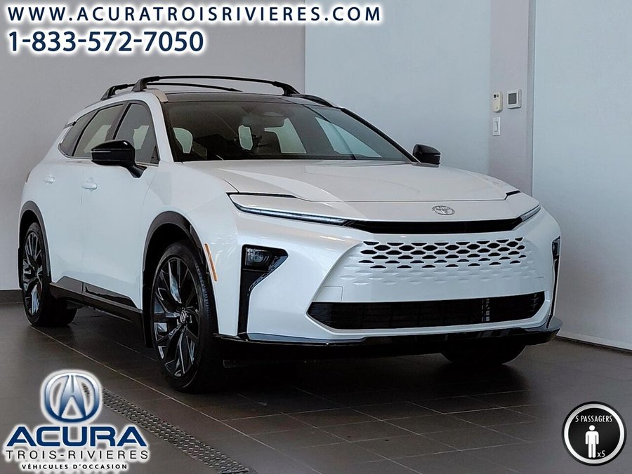 2025 Toyota Crown Signia HEV Limited TI White