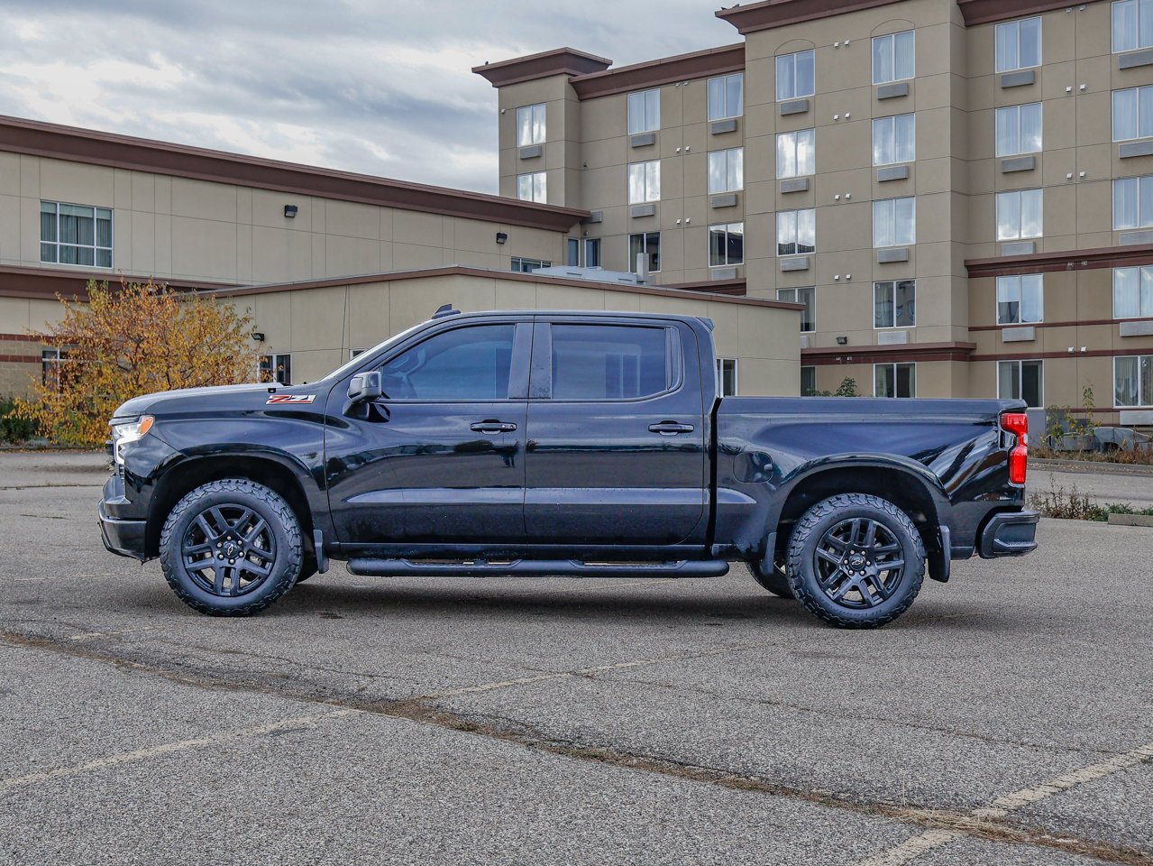 2022 Chevrolet Silverado 1500 4WD Crew Cab 147 RST Black Sherwood Park - photo #9