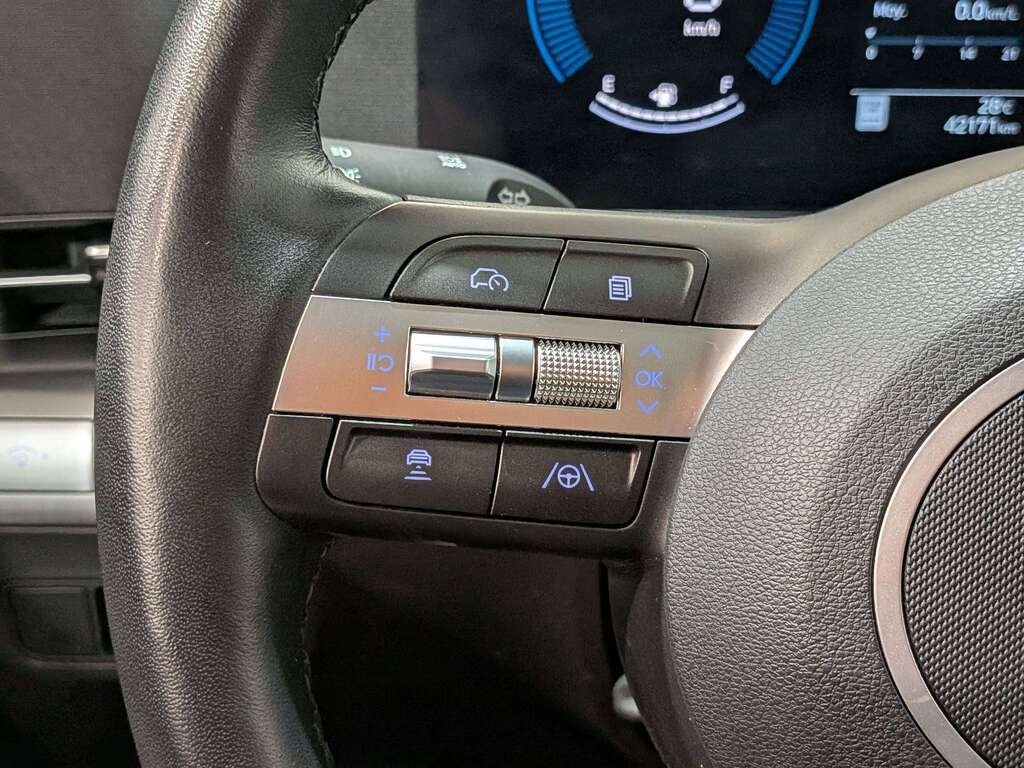 2025 Hyundai Kona 2.0L Preferred AWD w/Trend Package White Val-David - photo #14