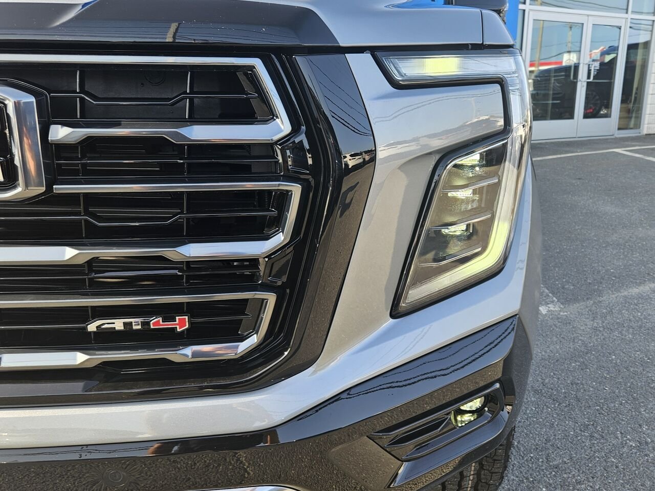 2026 GMC Yukon AT4 4 portes 4RM Sterling Metallic Thetford Mines - photo #6