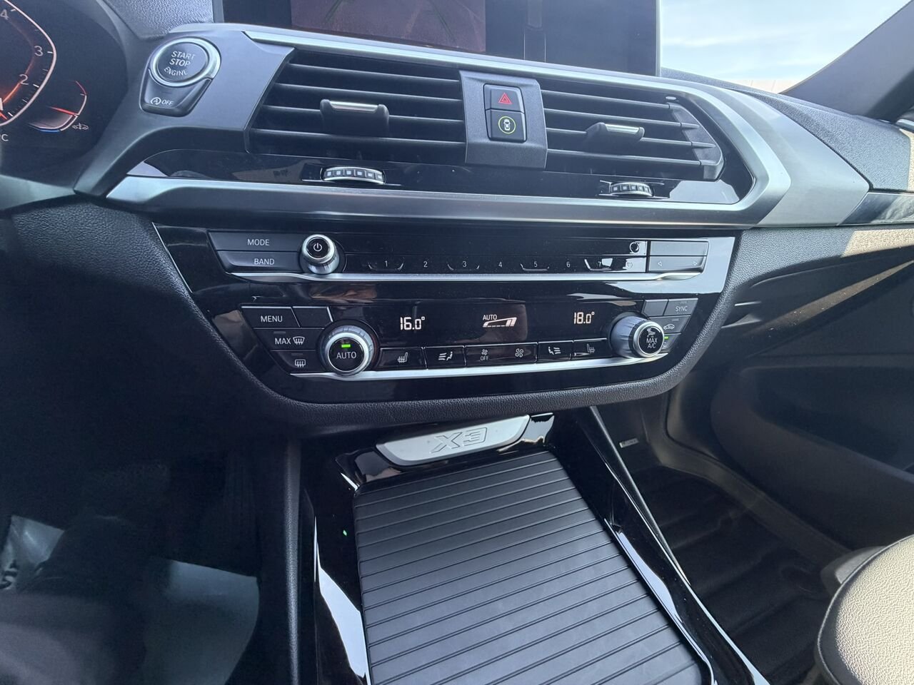 2020 BMW X3 xDrive30i PREMIUM PACKAGE Black Laval - photo #25
