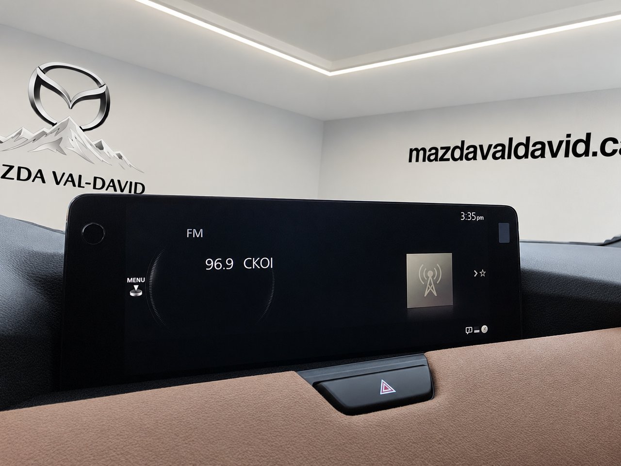 2026 Mazda CX-70 PHEV Signature Jet Black Mica Val-David - photo #20