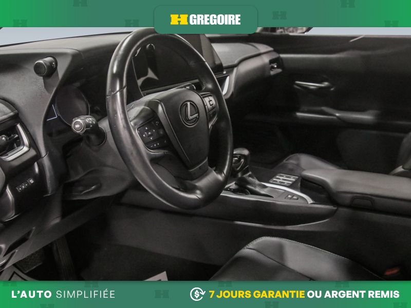 2024 Lexus UX White Saint-Eustache - photo #11