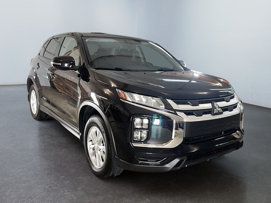 2023 Mitsubishi RVR SE AWC Black