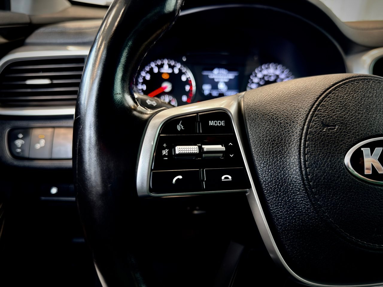 Kia Sorento 2020 Noir Notre-Dame-des-Prairies - photo #20