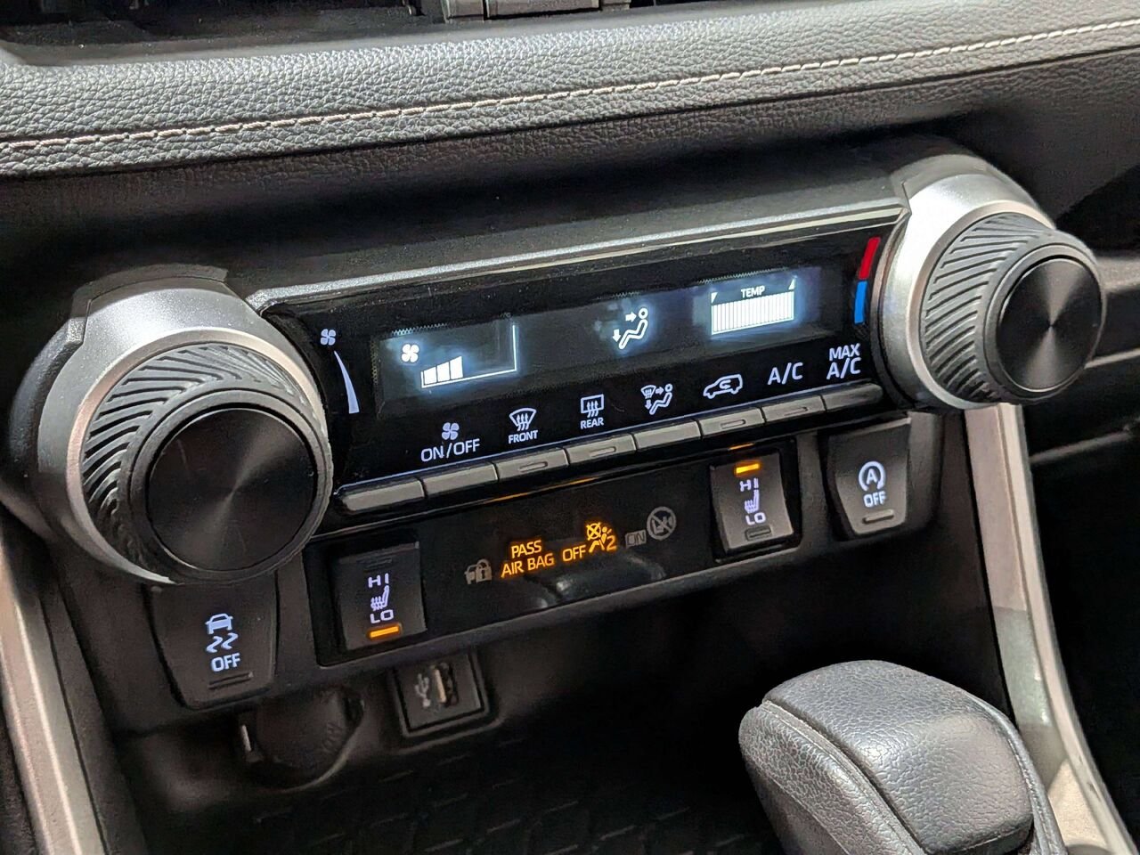 2024 Toyota RAV4 LE AWD Black Val-David - photo #22