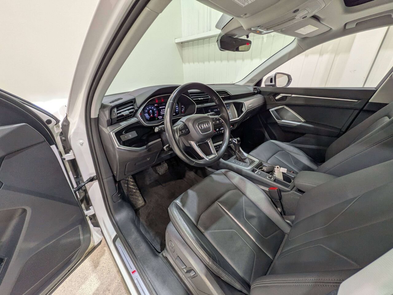 2020 Audi Q3 Progressiv 45 TFSI quattro White Val-David - photo #10