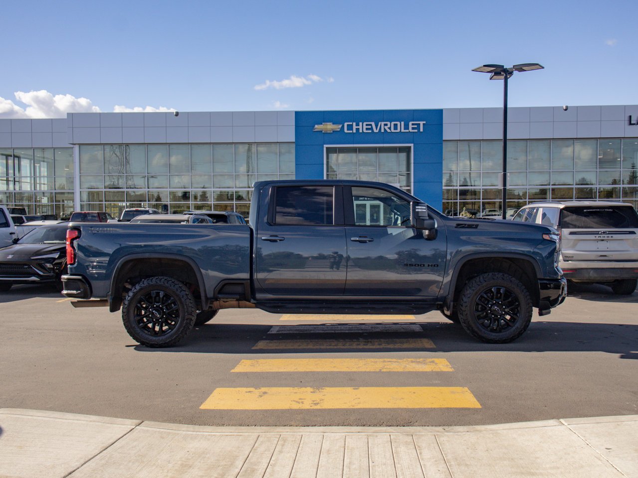 2025 Chevrolet Silverado 3500HD 4WD Crew Cab 159 LT Blue Sherwood Park - photo #11