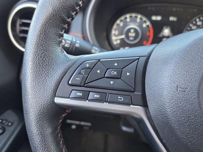 Nissan Kicks SR 2021 Gris Mont-Laurier - photo #24