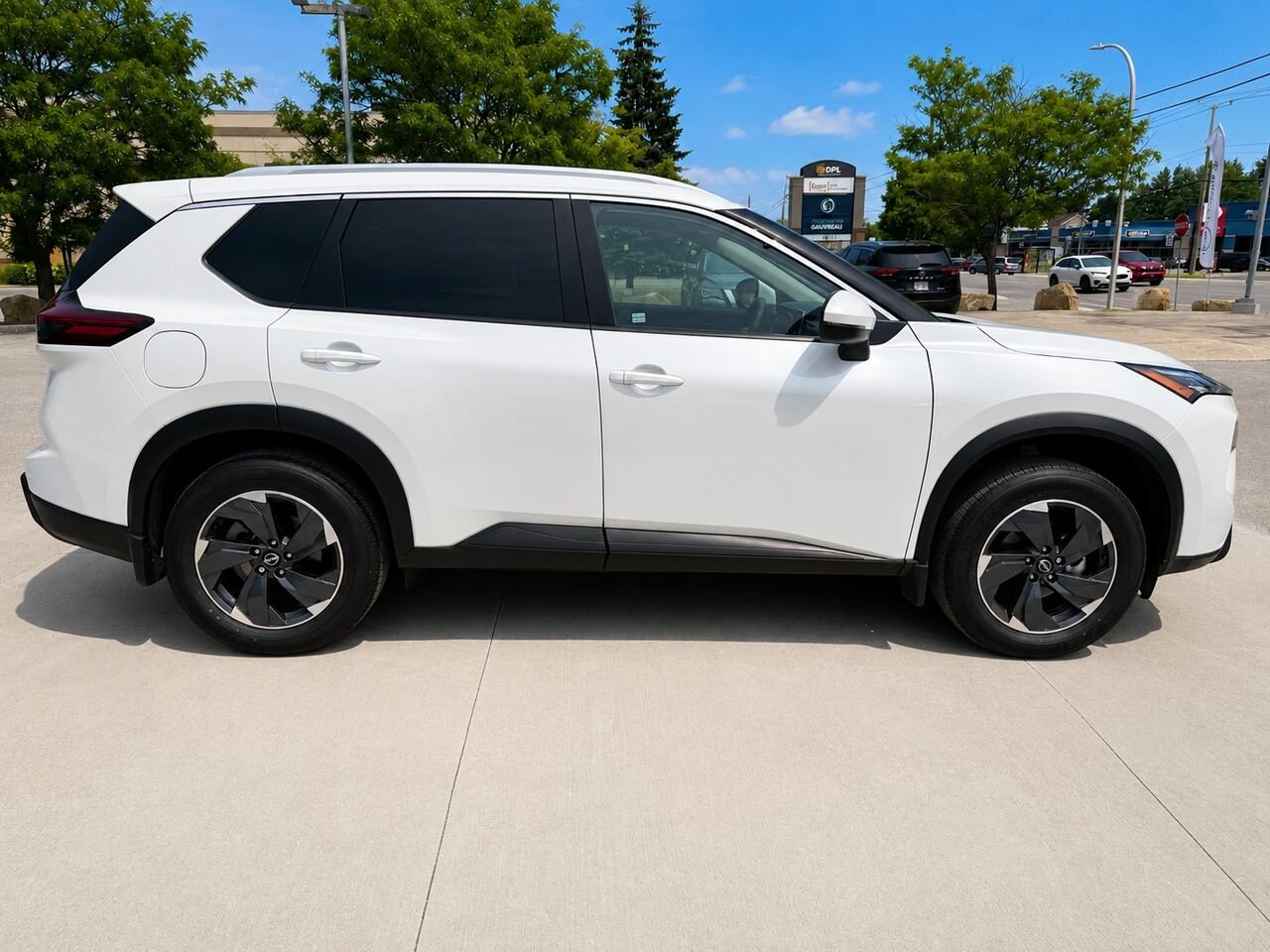 2026 NISSAN Rogue ROGUE SV TOIT OUVRANT Everest White Tricoat Pearl Châteauguay - photo #7