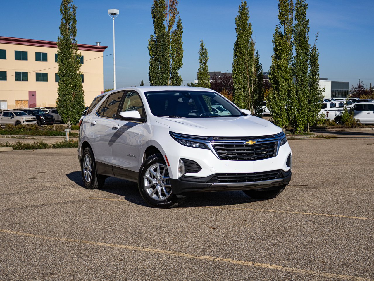 2022 Chevrolet Equinox AWD 4dr LT w/1LT White Sherwood Park - photo #1