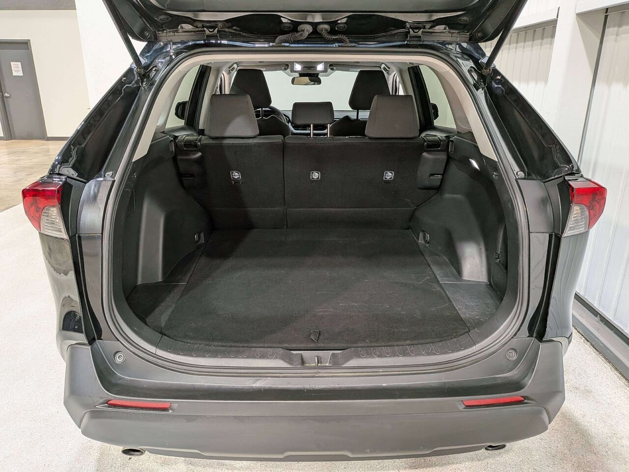 2024 Toyota RAV4 LE AWD Black Val-David - photo #8
