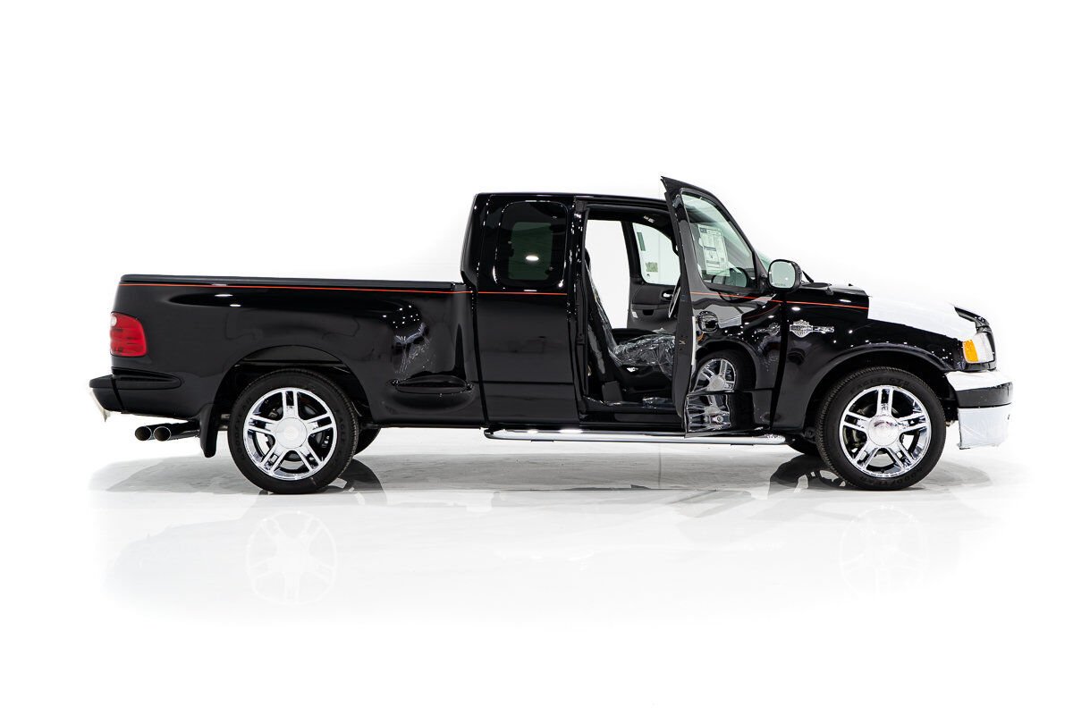 Ford F-150 Harley Davidson Edition In Delivery Packaging 2000 Noir Montréal - photo #47