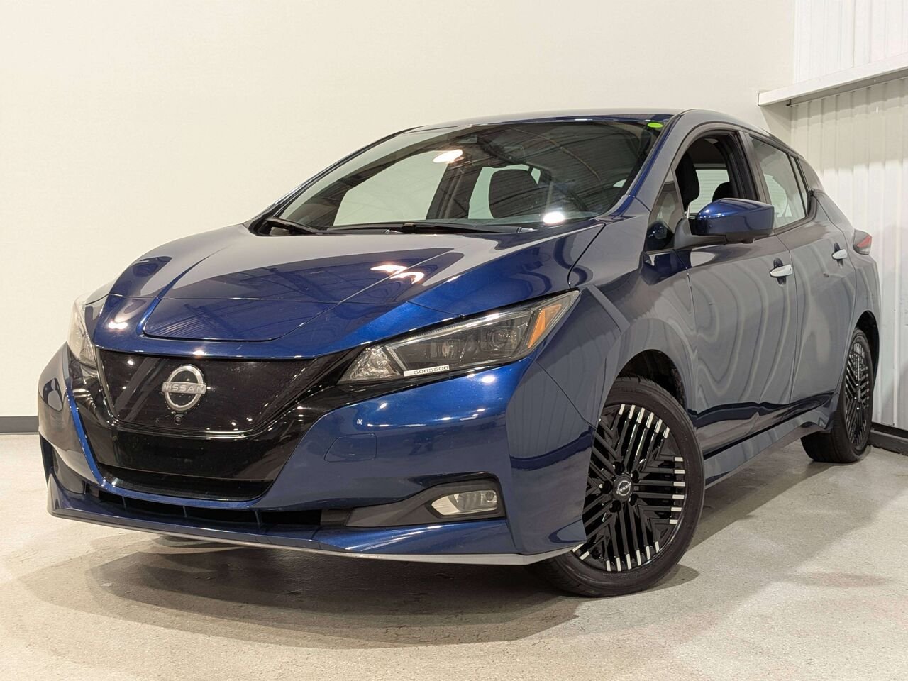 2024 Nissan LEAF SV PLUS Hatchback Blue Val-David - photo #0