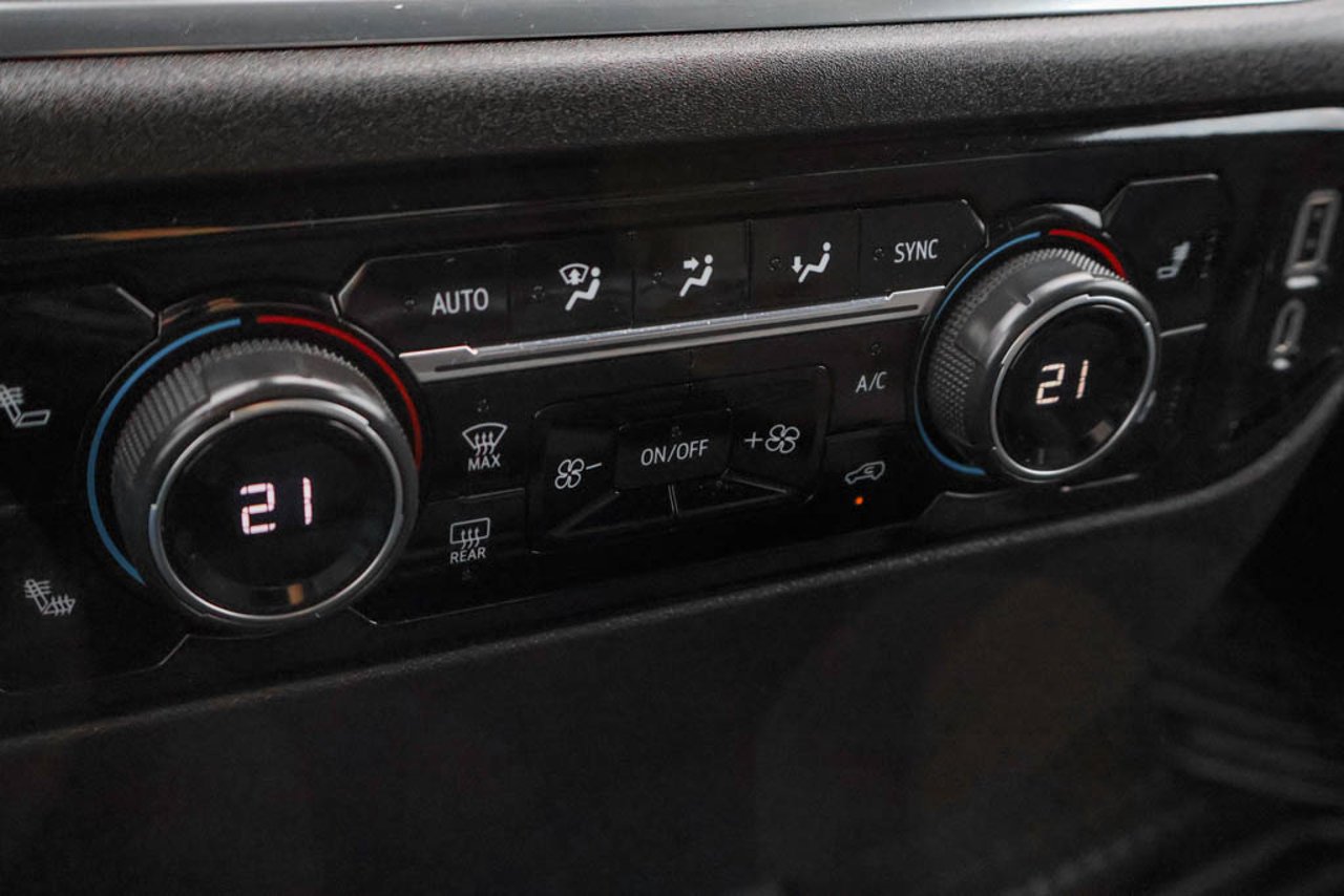 2023 Chevrolet Silverado 1500 4WD Crew Cab 147 LT Grey Sherwood Park - photo #26