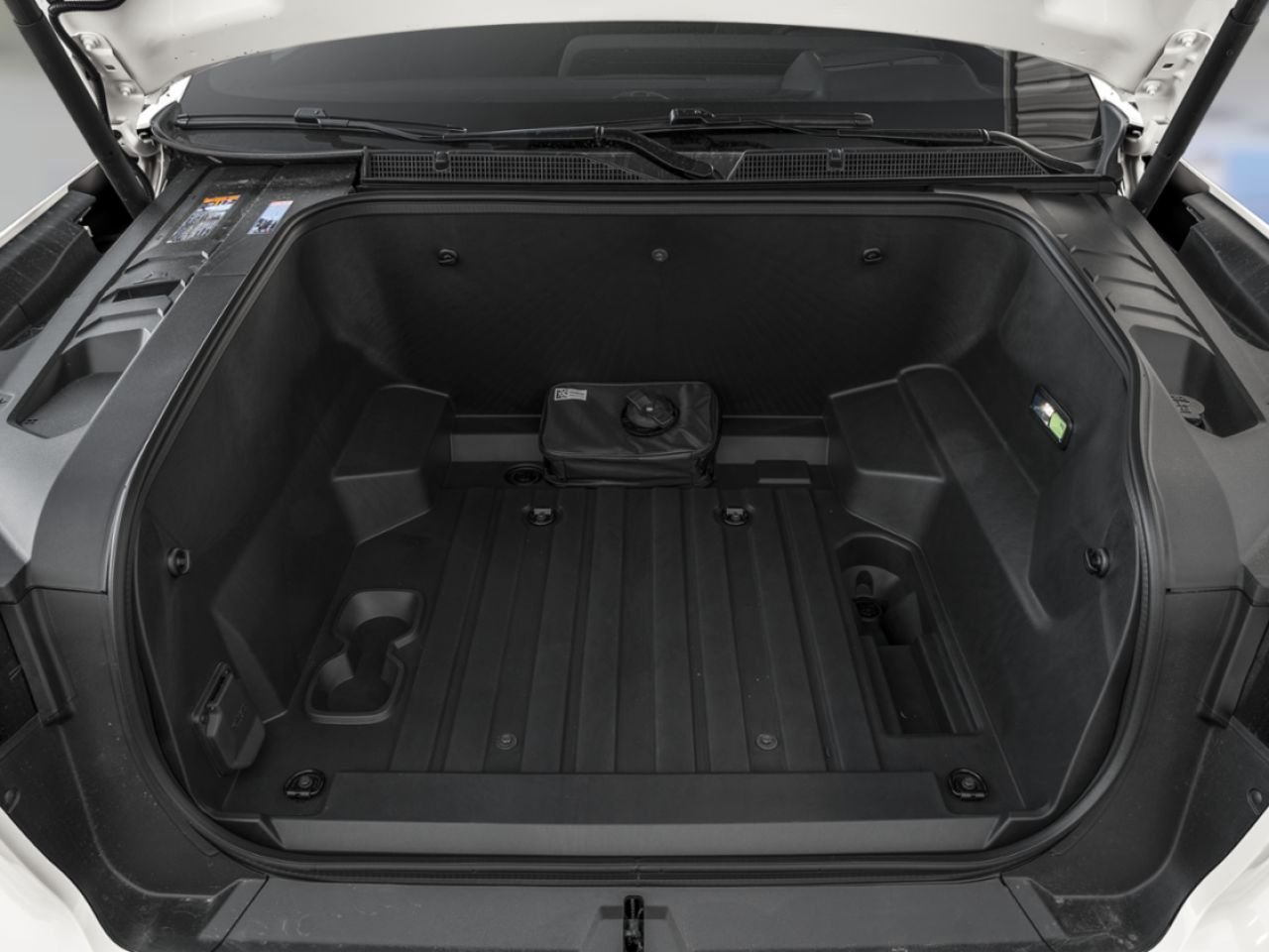 2026 CHEVROLET Silverado EV SILVERADO EV CREW CAB e4WD TRAIL BOSS SHORT BOX EXTENDED RANGE (2TR) BLACK Rivière-du-Loup - photo #8