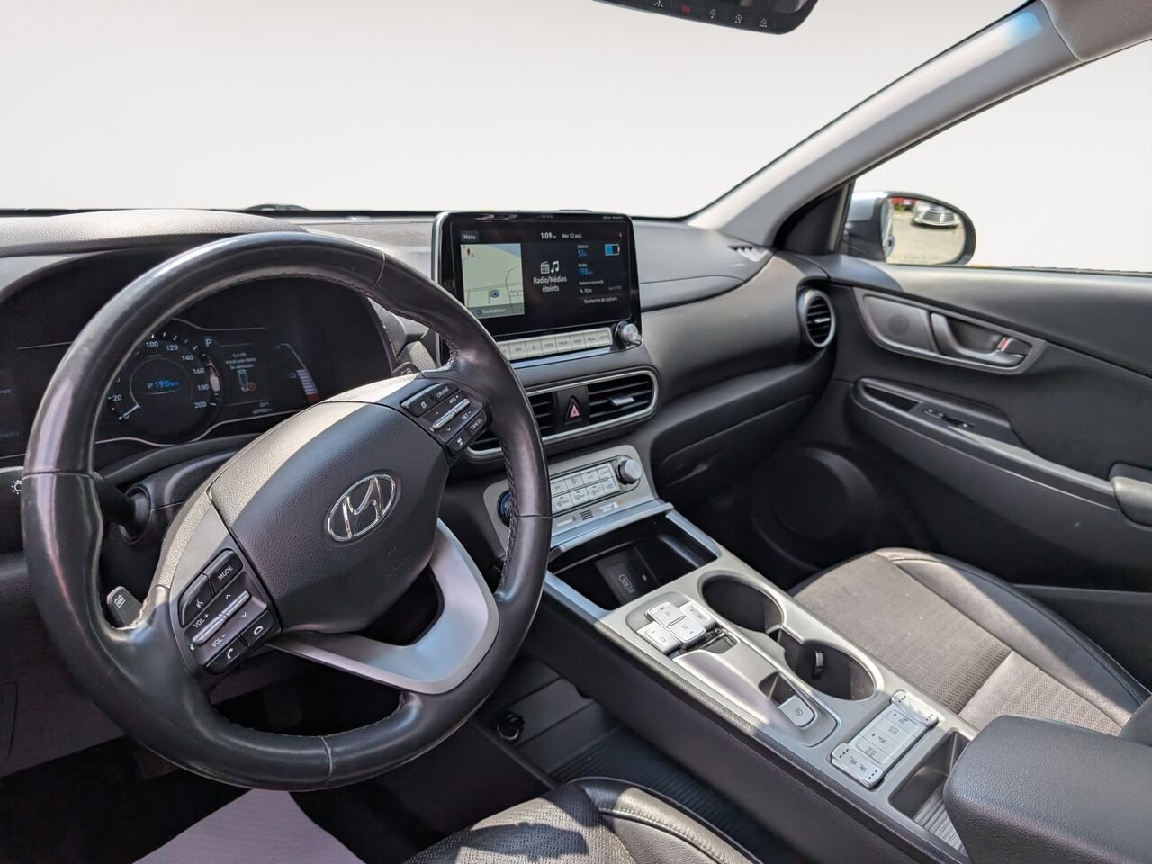 Hyundai Kona électrique ULTIMATE/SIÈGES AVANT ET ARRIÈRE CHAUFFANT/CUIR/VOLANT CHAUFFANT/TOIT OUVRANT 2021 Gris Sherbrooke - photo #8