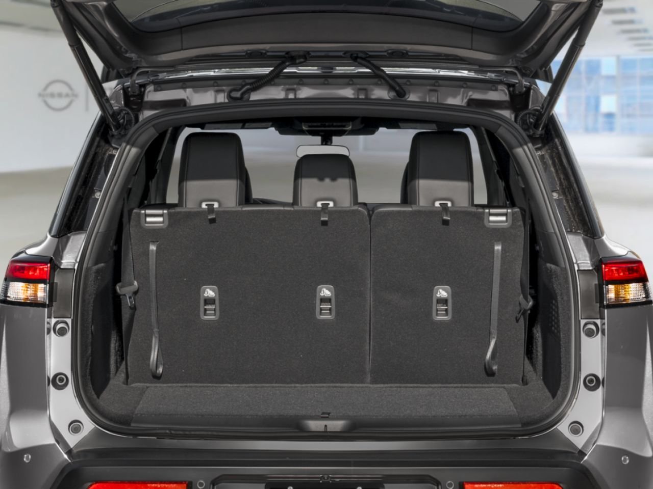 Nissan Pathfinder 2026 Blanc Everest nacré triple couche/Noir intense Saint-Basile-le-Grand - photo #5