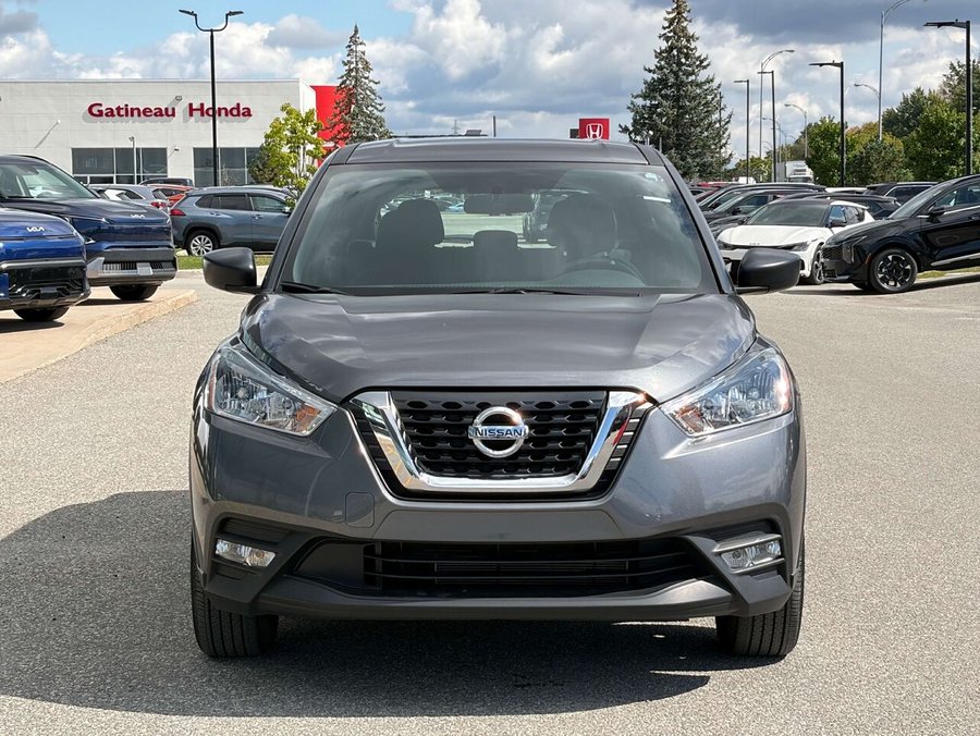 2019 Nissan Kicks S Grey