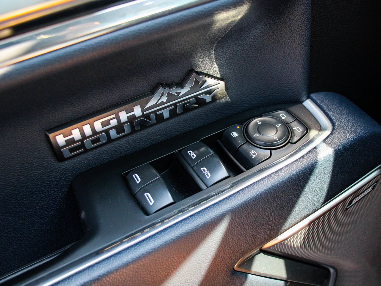 2023 Chevrolet Silverado 1500 4WD Crew Cab 147 High Country White Sherwood Park - photo #18