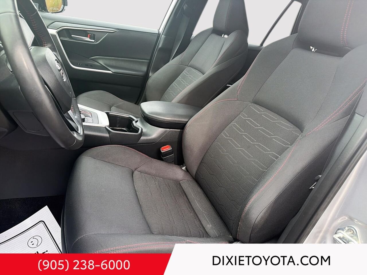 2024 Toyota RAV4 Prime PRIME SE AWD / PLUG-IN HYBRID / HEATED SEATS / MOONROOF / ALLOY WHEELS / CARPLAY AND ANDROID AUTO Silver Mississauga - photo #8